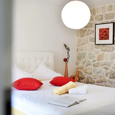 Marina Krusevo-zadar * Kruševo